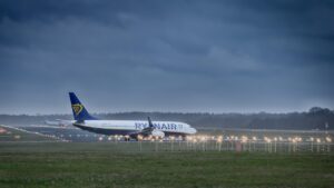 Vlucht met baby’s naar Menorca: hilarische chaos op 10.000 meter hoogte