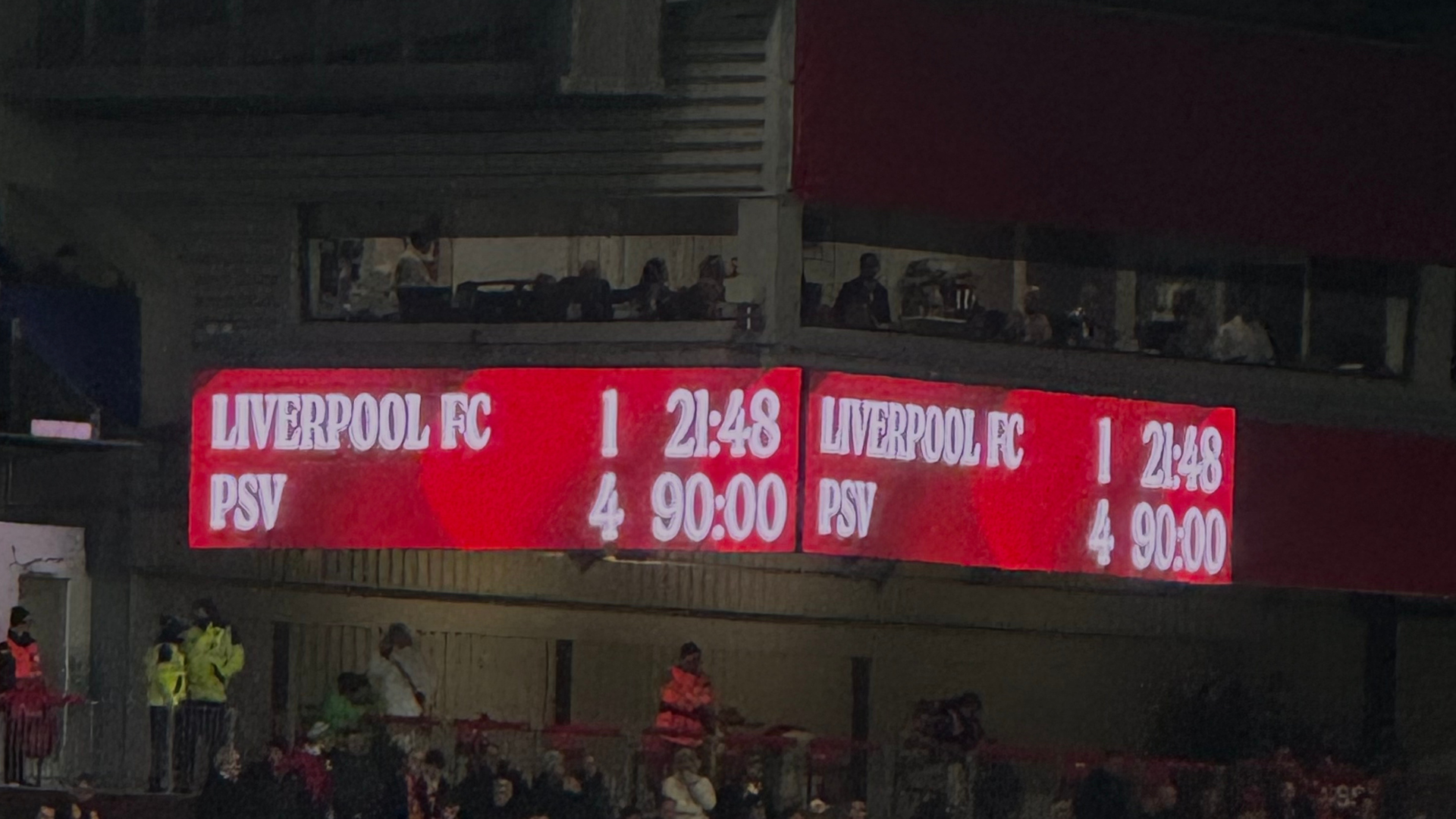 PSV verrast Liverpool op Anfield met historische 1-4 zege