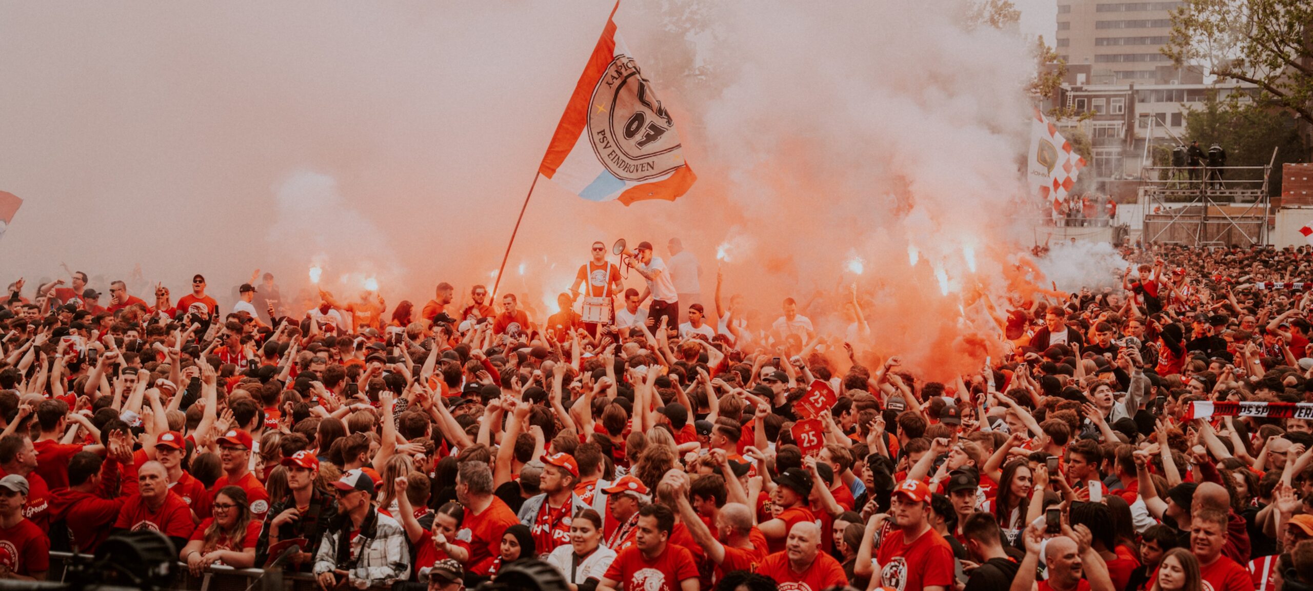 Tassenverbod huldiging PSV Eindhoven om vuurwerk te stoppen